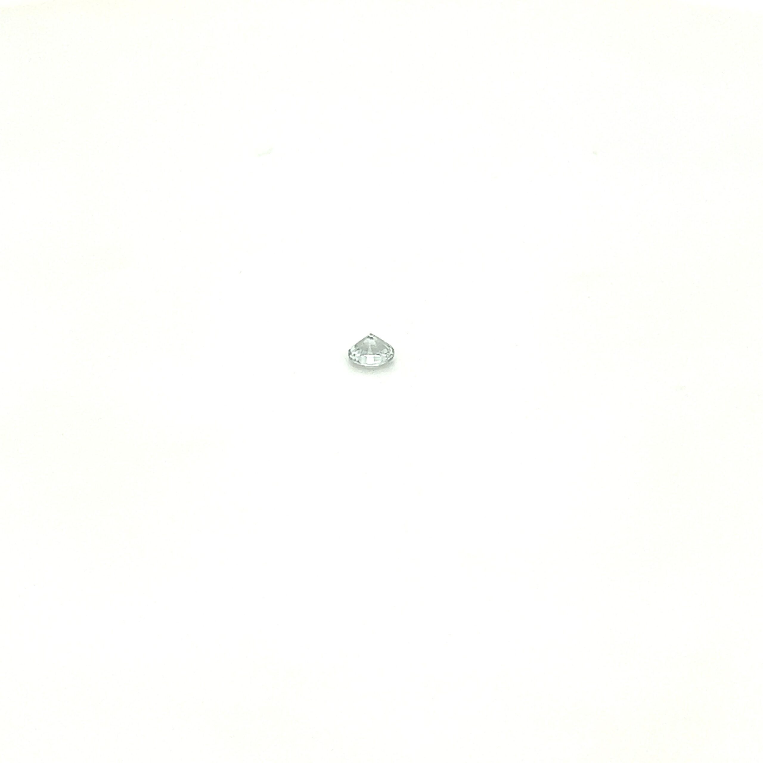 white-round-Sapphire-5990